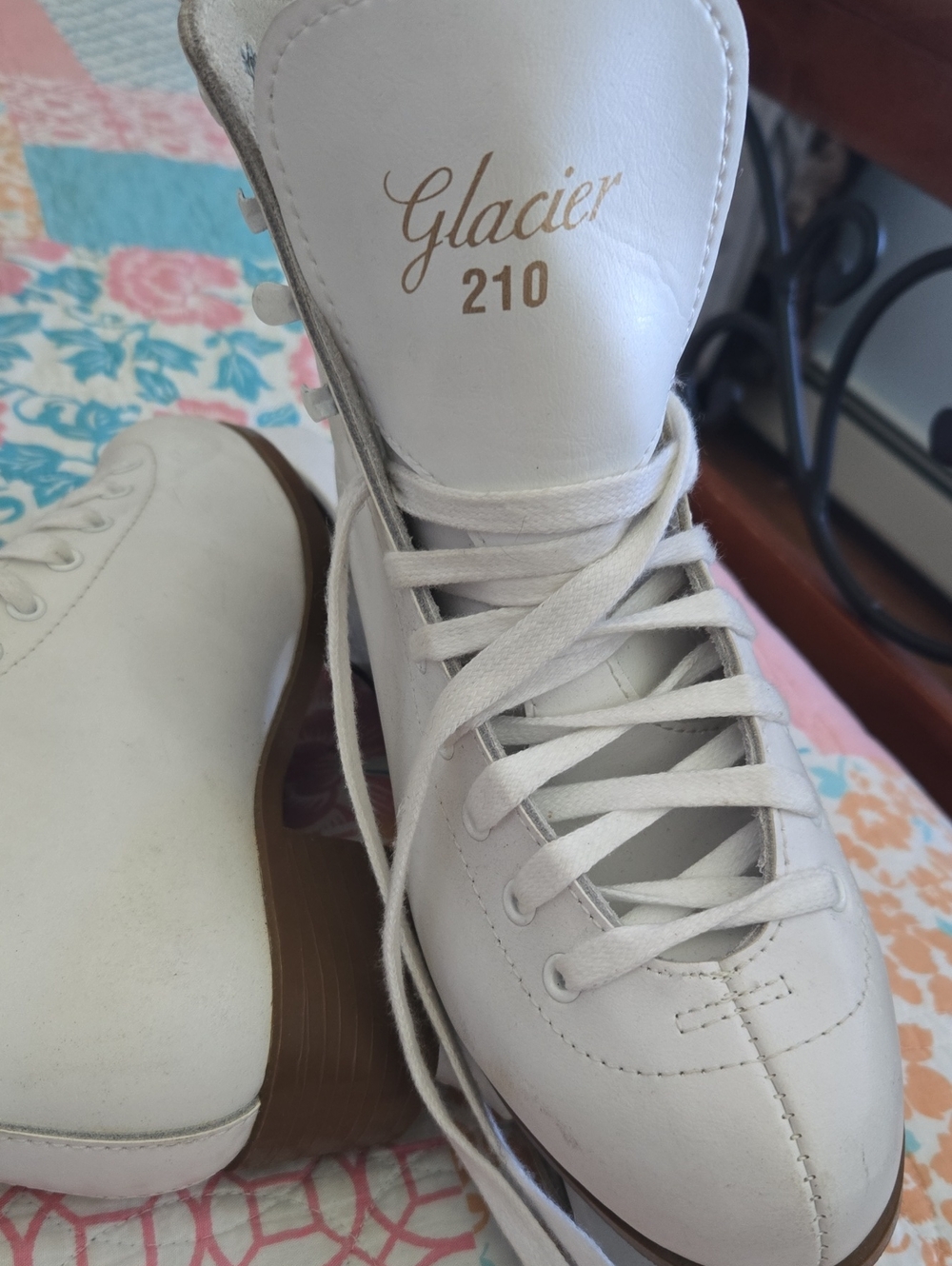 Glacier 210 White Women's Figure Skates